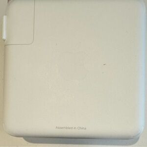 Apple 96W Power adapter A2166 with USB-C to MagSafe 3 cable